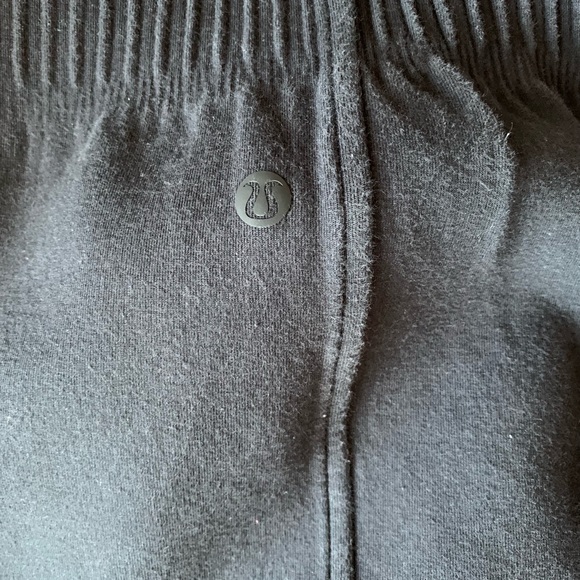 LULULEMON JACKET - Picture 3 of 3